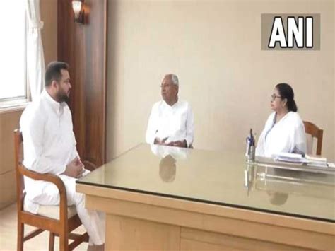 Nitish Kumar Tejashwi Yadav Meets Mamata Banerjee And Will Go To