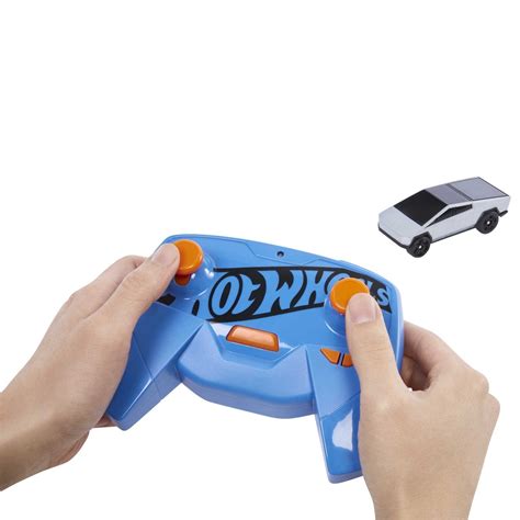 Hot Wheels R C Tesla Cybertruck Pojazd Zdalnie Sterowany Hot Wheels Sklep Empik
