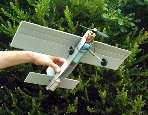 Diy Cardboard Rc Plane Google Zoeken Model Airplanes Aircraft