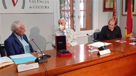 Lluís Miquel Rep La Medalla Del Consell Valencià De Cultura Cvc