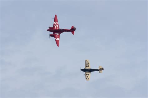 Racer Pair De Havilland Dh Comet G Acss In Formation Wi Flickr