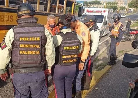 Aparatoso accidente en distribuidor San Blas dejó a un adulto mayor sin