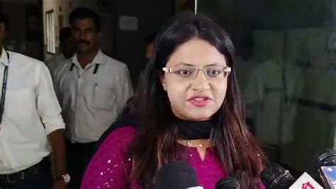 Whatever Trainee Ias Pooja Khedkar Reacts To Upsc S Police Case