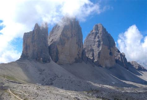 Solve Tre Cima Di Lavaredo Jigsaw Puzzle Online With 140 Pieces