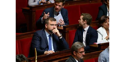 Politique Propos racistes à l Assemblée quand la majorité laissait