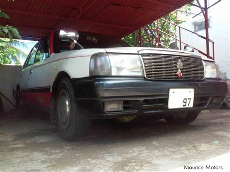 toyota crown comfort  crown comfort  sale bois doiseau