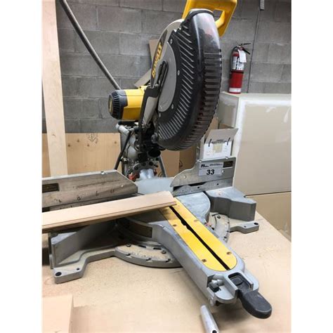 Dewalt Dw718 Electric Compound Miter Saw