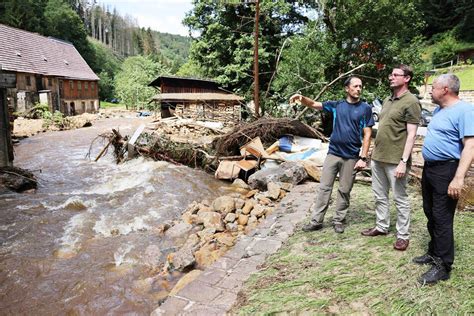 Sächsische Schweiz Aufräumarbeiten nach Hochwasser beginnen Touristen