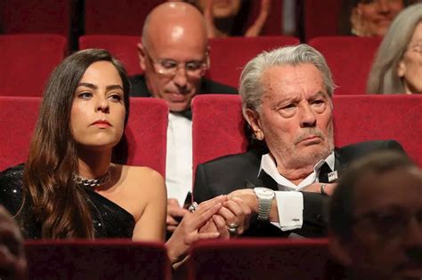 Affaire Alain Delon pourquoi sa fille Anouchka intente un procès à