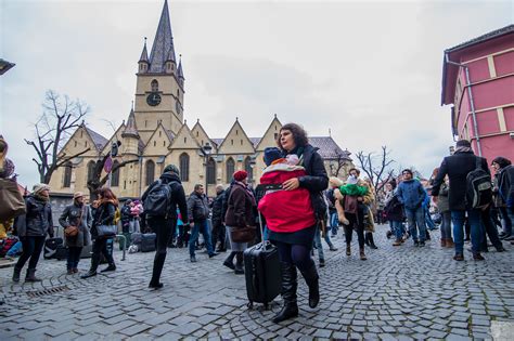 Străzi ISTORICE BISERICI impunătoare și regiune GASTRONOMICĂ National