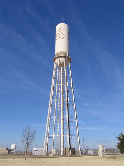 Ok 89 Water Tower Near Lake Hefner The Ok 89 Refers To Th Flickr