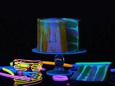 Glow In The Dark Sweet 16 Cakes