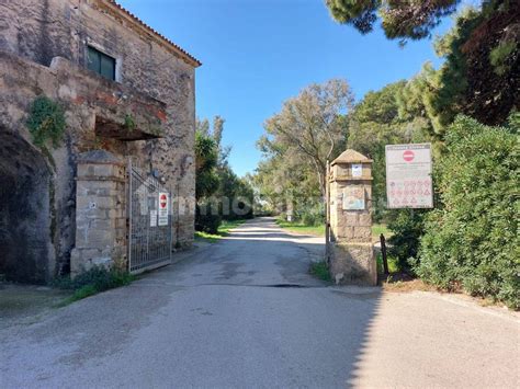 Vendita Villa Unifamiliare In Licosa Castellabate Ottimo Stato