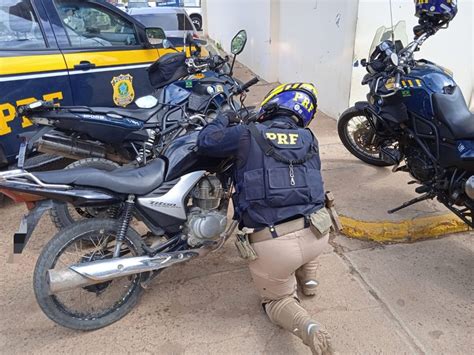 Ap S Tentativa De Fuga Condutor Detido Moto Roubada Em Juazeiro