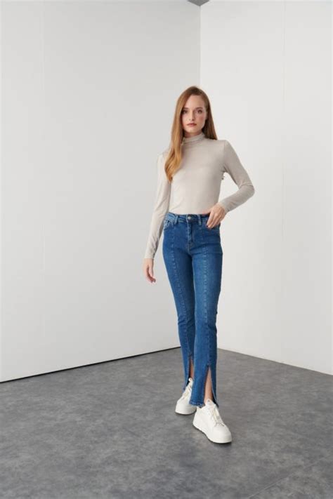 Cropped Jeans With Lapped Seam Pleats - cibercode