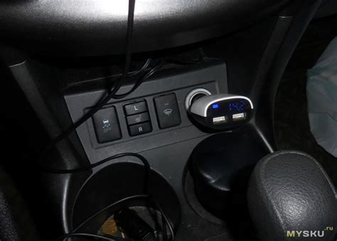 USB зарядка в прикуриватель с вольтметром и индикатором состояния ...