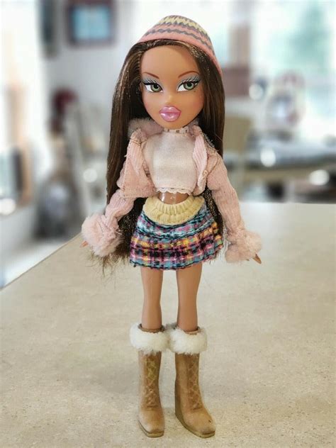 Bratz Campfire Yasmin Dolls Original Hat Skirt Jacket Boots Shirt