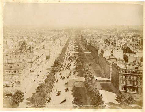 X Phot France Paris Avenue des Champs Elysées von Photographie