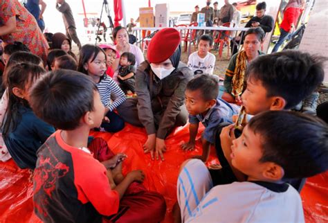 Korban Gempa Cianjur Ikuti Trauma Healing Di Posko Bantuan Bin