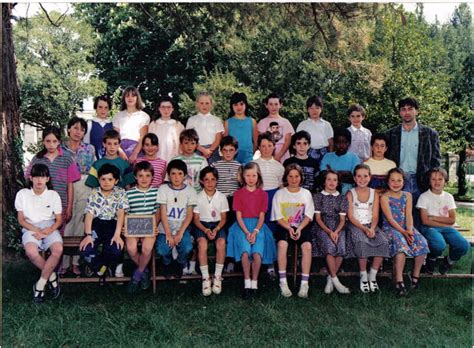 Photo de classe CM1 de 1988 Ecole Normale Garçon Maintenant La