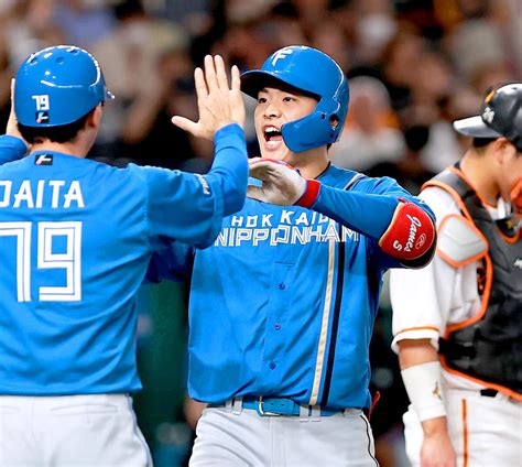 【日本ハム】野村佑希が花咲徳栄の同期・松井颯から6号3ラン 新庄剛志監督「本当に放り込みやがった」 スポーツ報知