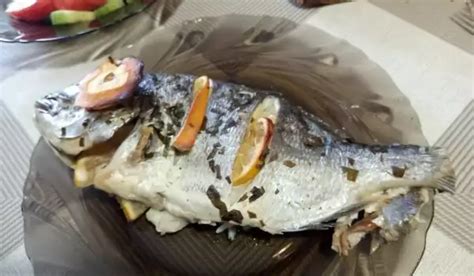 Dorada Al Horno Con Apio De Monte Y Lim N Receta Bonapeti Net