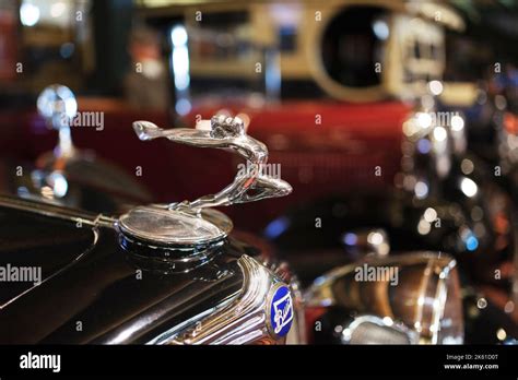 Buick Flying Lady Hood Ornament On A Retro American Car Stock Photo Alamy
