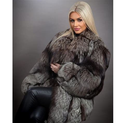 Pin By Zeubiii On Fur Girls Fur Coat Fur Coats Women Fur Coat