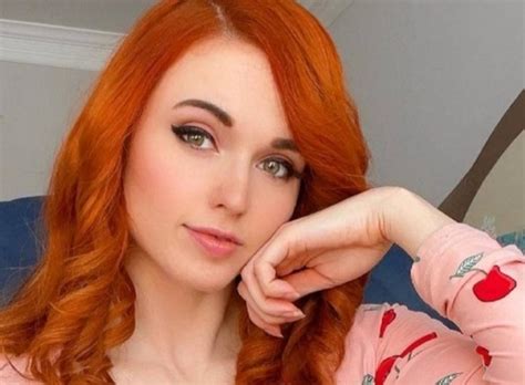 Amouranth Kaitlyn Siragusa Biography Age Images Height Figure Hot Sex