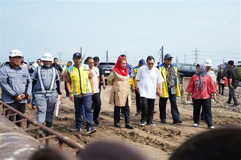 Cegah Banjir Di Semarang Proses Pembangunan Tanggul Laut Di Tambakrejo