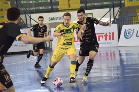 Joaçaba Futsal é Superado Pela Assoeva Por 7 A 3 Rádio Líder