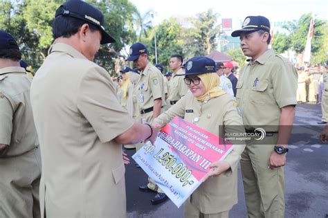 Serahkan Sk Kenaikan Pangkat Pns Walikota Harap Peningkatan Kinerja