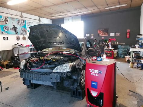 V8 Garázs - V8 Garázs added a new photo.