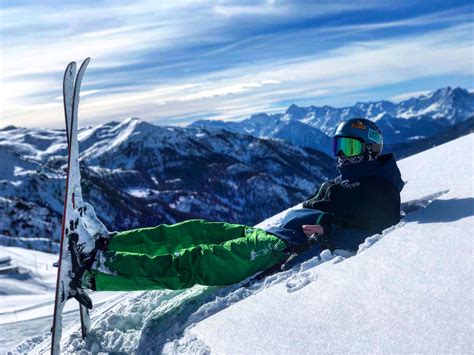 Cervinia last week, great weather, great powder : r/skiing