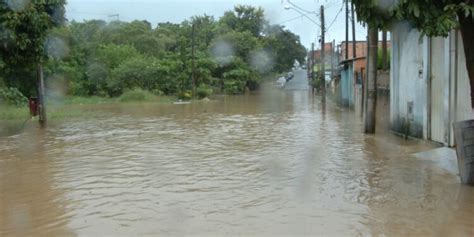 Chuva Destr I E Desaloja Em Capivari E Monte Mor Regi O Segue Sob