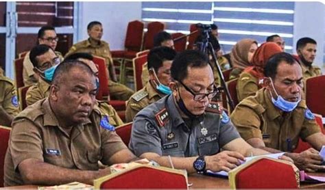 Sekdakab Labuhanbatu Pimpin Rapat Evaluasi Percepatan Pembangunan TA