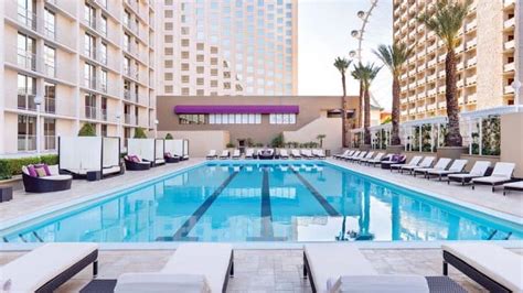 Harrah's Las Vegas Pool - Las Vegas Deals