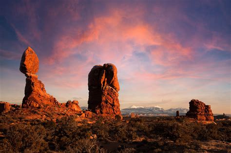 Best time to photograph Balanced Rock Arches NP | Photographers Trail ...