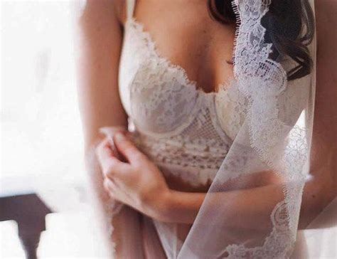 5 Top Ideas What To Wear Under Wedding Dress Wedding Forward