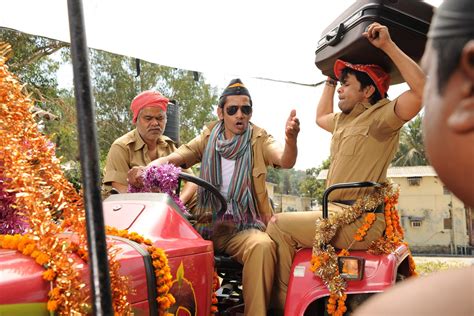 Sanjay Mishra Vijay Raaz Rajpal Yadav In Still From The Movie Bin