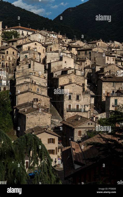 Small Town In Abruzzo Hi Res Stock Photography And Images Alamy