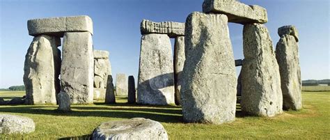 Stonehenge Virtual Tour - Inside The Stones | English Heritage