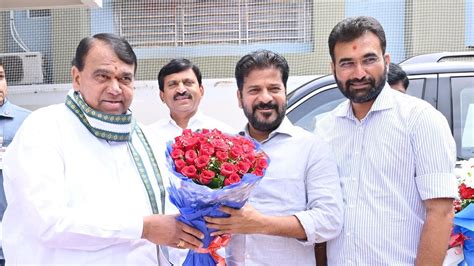 Former Speaker Pocharam Srinivas Reddy Fourth Brs Mla To Switch To