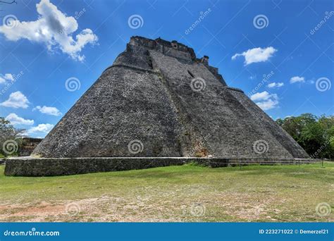 Pyramid Of The Magician Uxmal Mexico Stock Photo Cartoondealer