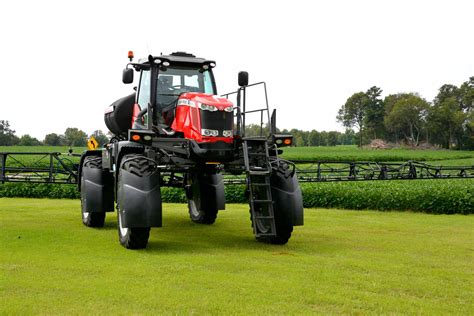 Exclusive Massey Ferguson Debuts 500R Sprayer