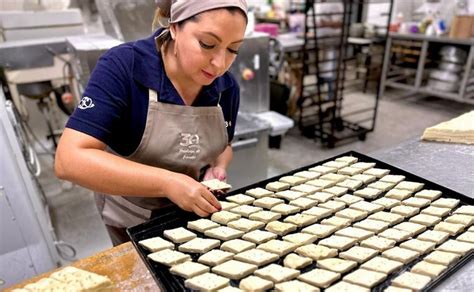 Panificadora Manjares A Os Fabricando Los Mejores Panes Y Pastas De