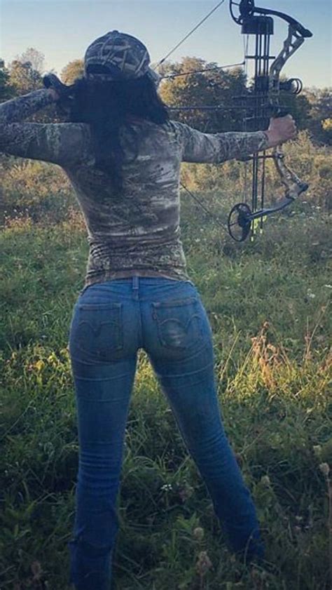 Pin By Euphemnion On Crossbows Hunting Women Archery Girl Bow