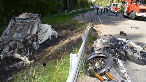 Fotostrecke Hochschwarzwald Zwei Motorradfahrer Sterben Bei Unfall