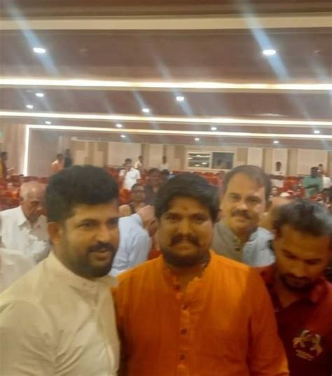 Mohammed Zubair On Twitter Pic With BJP MP Pratap Simha Pic With