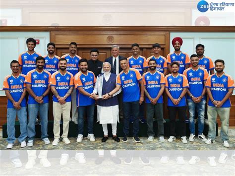 Indian Cricket Team Meets Prime Minister Narendar Modi After T20 World